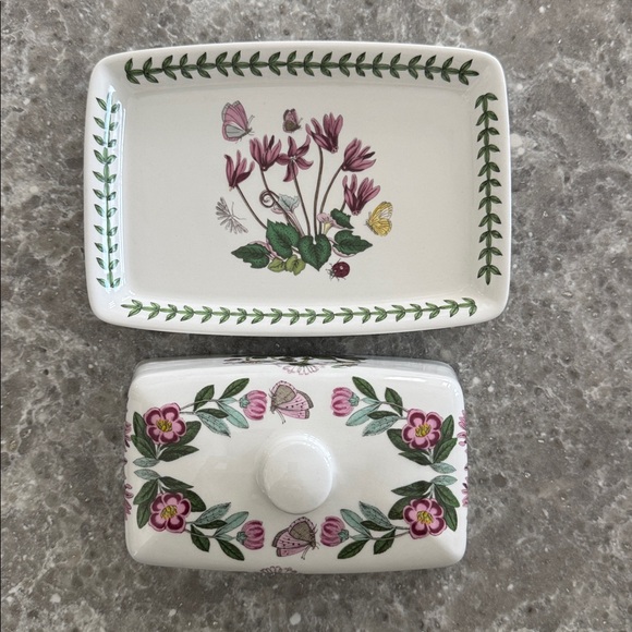 Discontinued never used Portmeirion Botanic Gardens half pound butter dish. - Picture 3 of 4